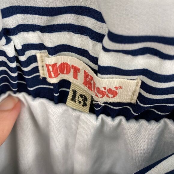 Hot Kisses Juniors Striped Pull On Shorts with Belt size 13 - Picture 2 of 4